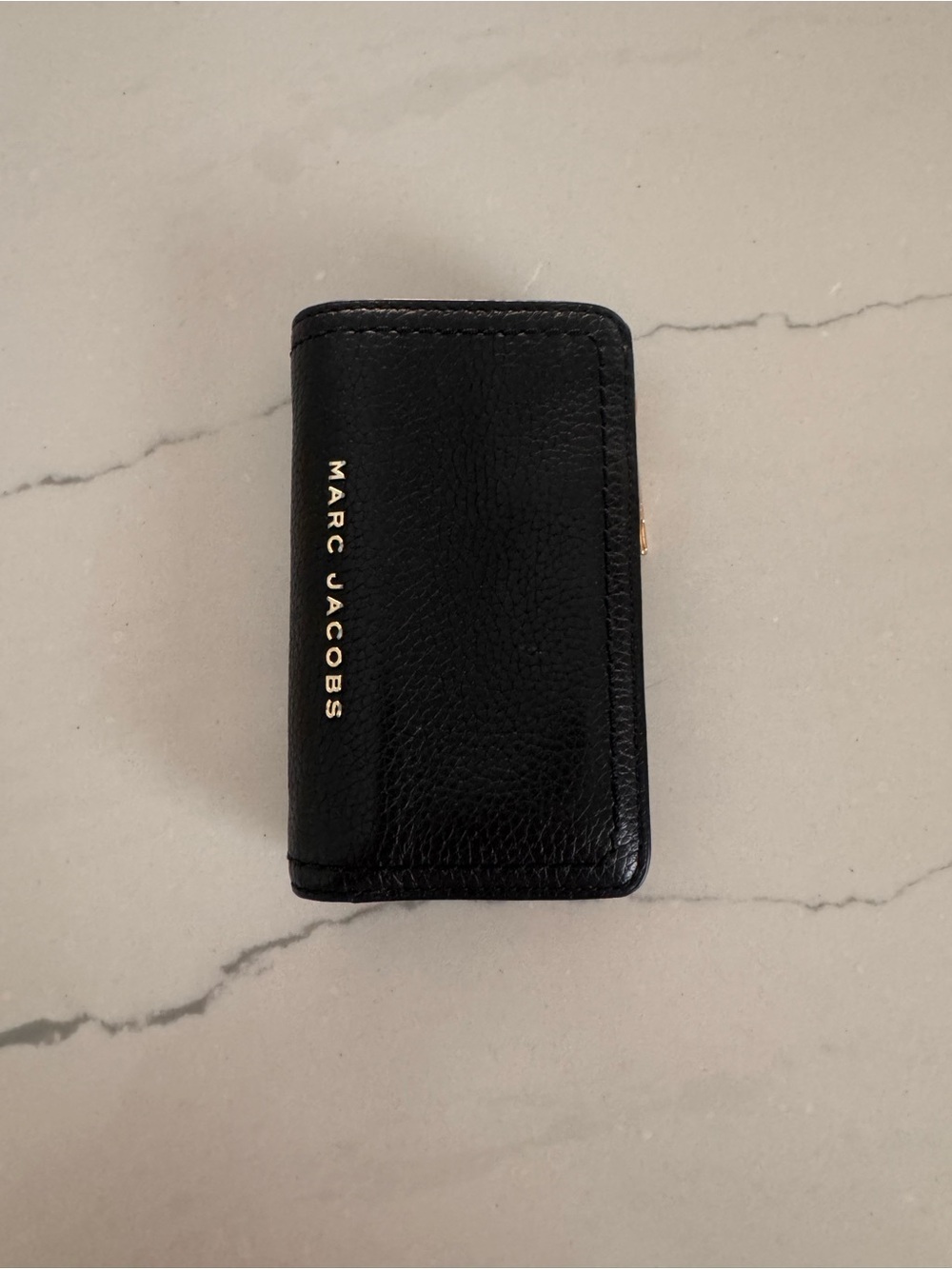 Marc Jacobs Black Pebbled Leather Zip Card Wallet with Gold Logo - Picture 2 of 7
